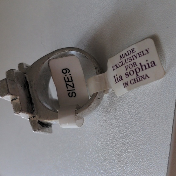 Lia Sophia Ring Chunky Art Deco Crystal Gunmetal Ring Sz 9 Silvertone NWT VTG - Picture 5 of 5